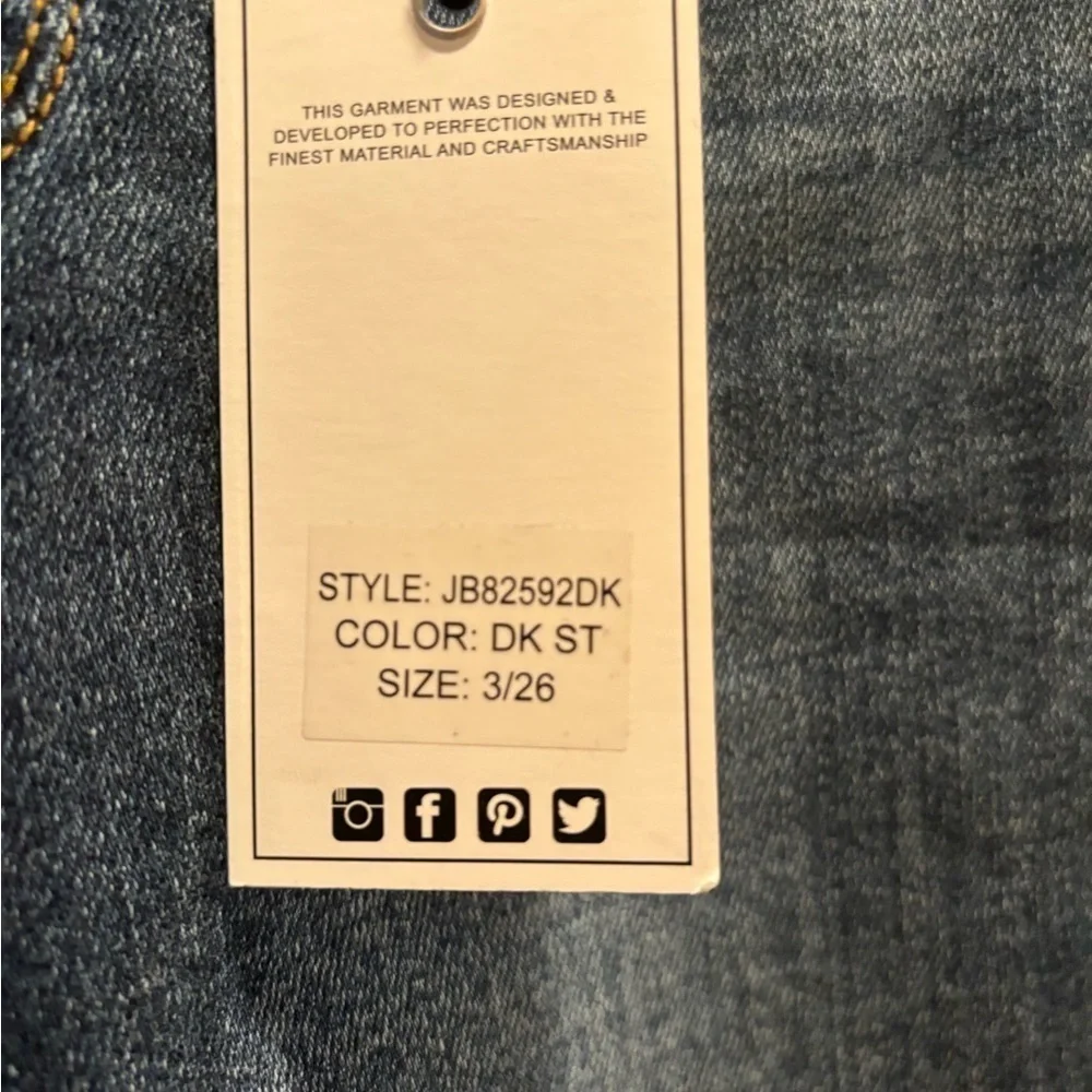 Judy Blue Distressed Jeans NWT - Picture 4 of 9